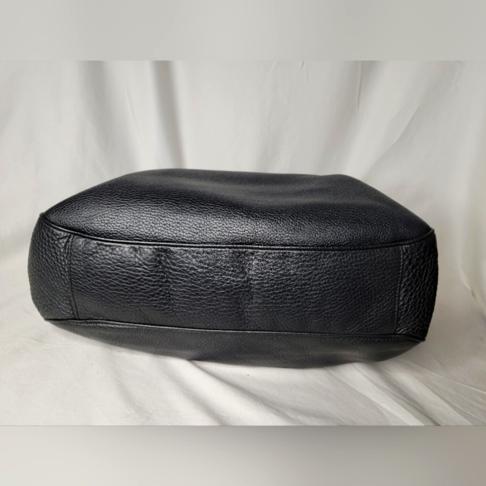 Salvatore Ferragamo Black ⚫️ Leather Bag - Picture 6 of 8